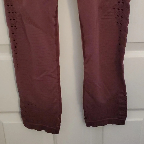 Gymshark Womens Capri Leggings - Picture 3 of 7